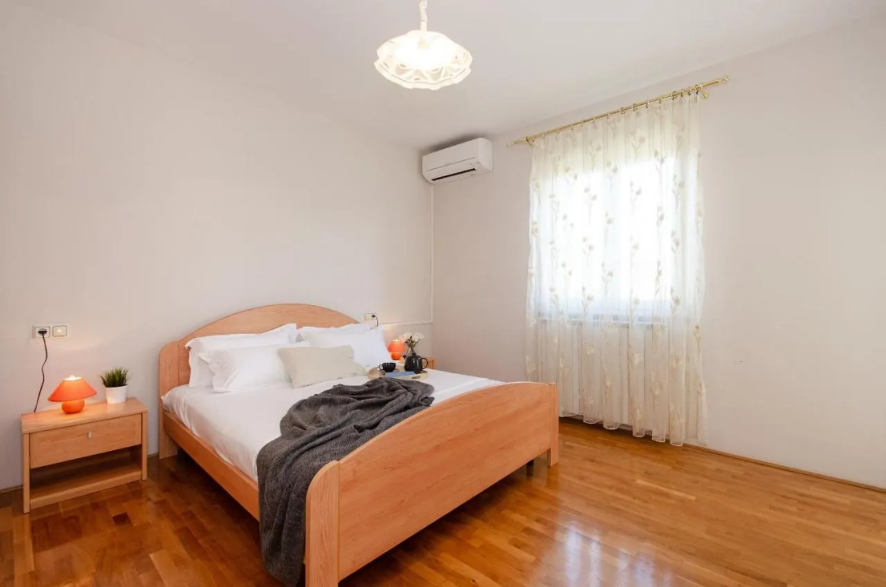 Villa Juliana Rovinj 0*,  Croatia